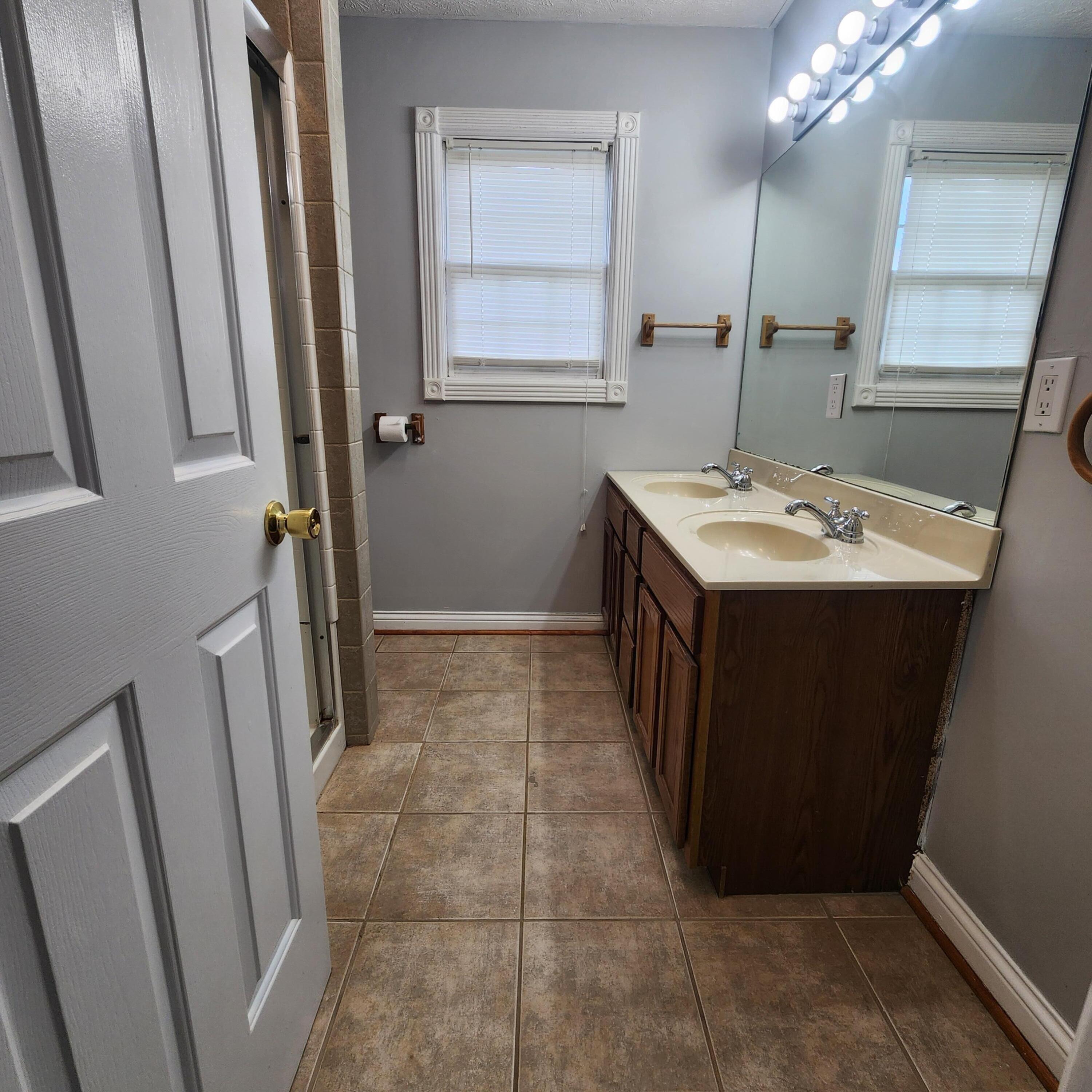 3571 Lexington Road Richmond, KY 40475 - Photo 24 of 58 20250805_173551