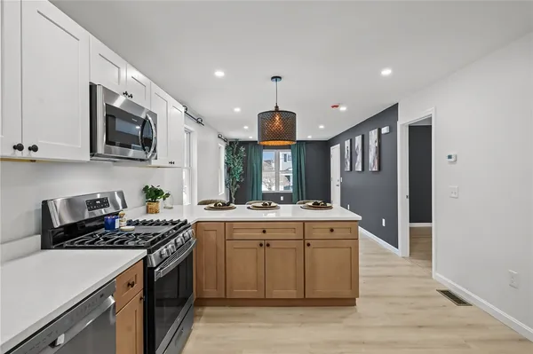 $729,900 | 19 Newbury Street, Providence, RI 02904