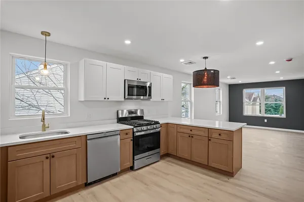 $729,900 | 19 Newbury Street, Providence, RI 02904