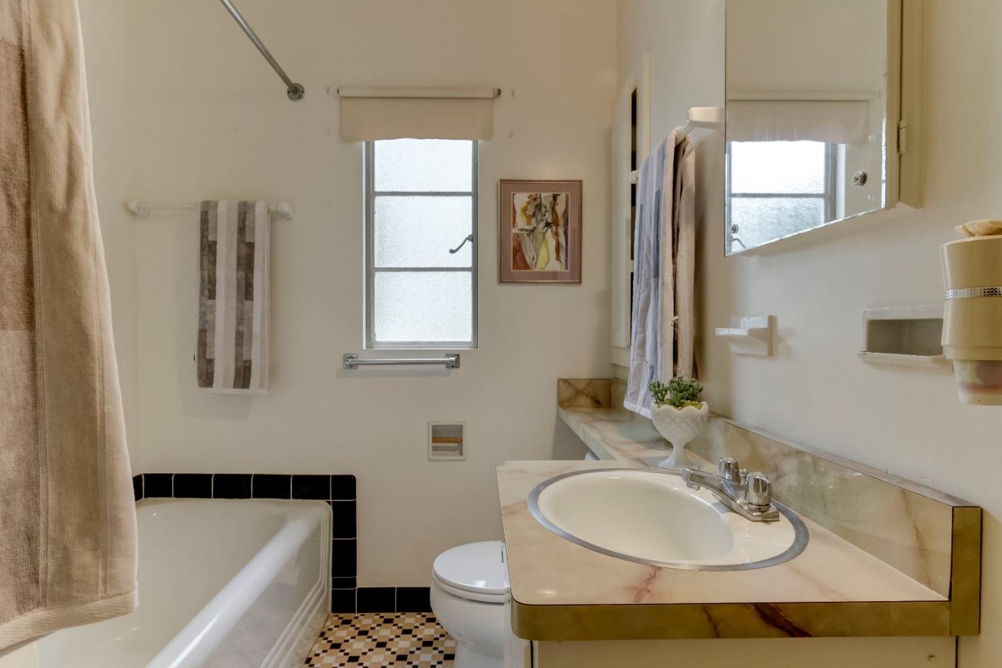 120 Rathburn Way Santa Cruz, CA 95062 - Photo 10 of 10 Gallery Image 10