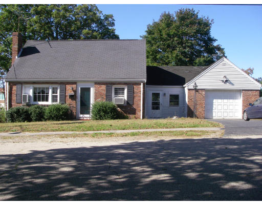 29 Robinwood Road Dedham, MA 02026 - Photo 3 of 26 Gallery Image 3