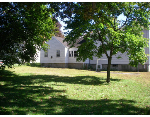 29 Robinwood Road Dedham, MA 02026 - Photo 5 of 26 Gallery Image 5