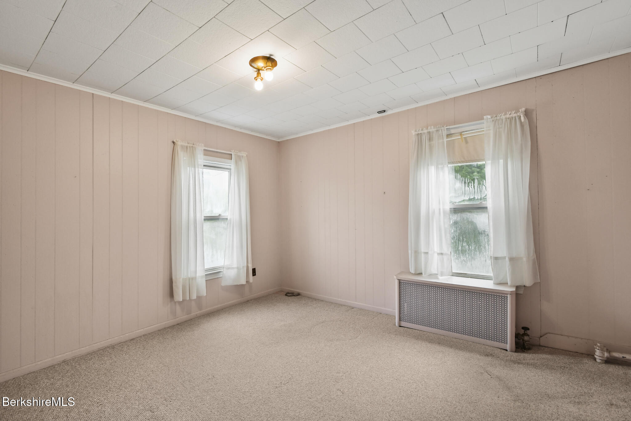 232 1st Street Pittsfield, MA 01201 - Photo 14 of 20 JAN_7855