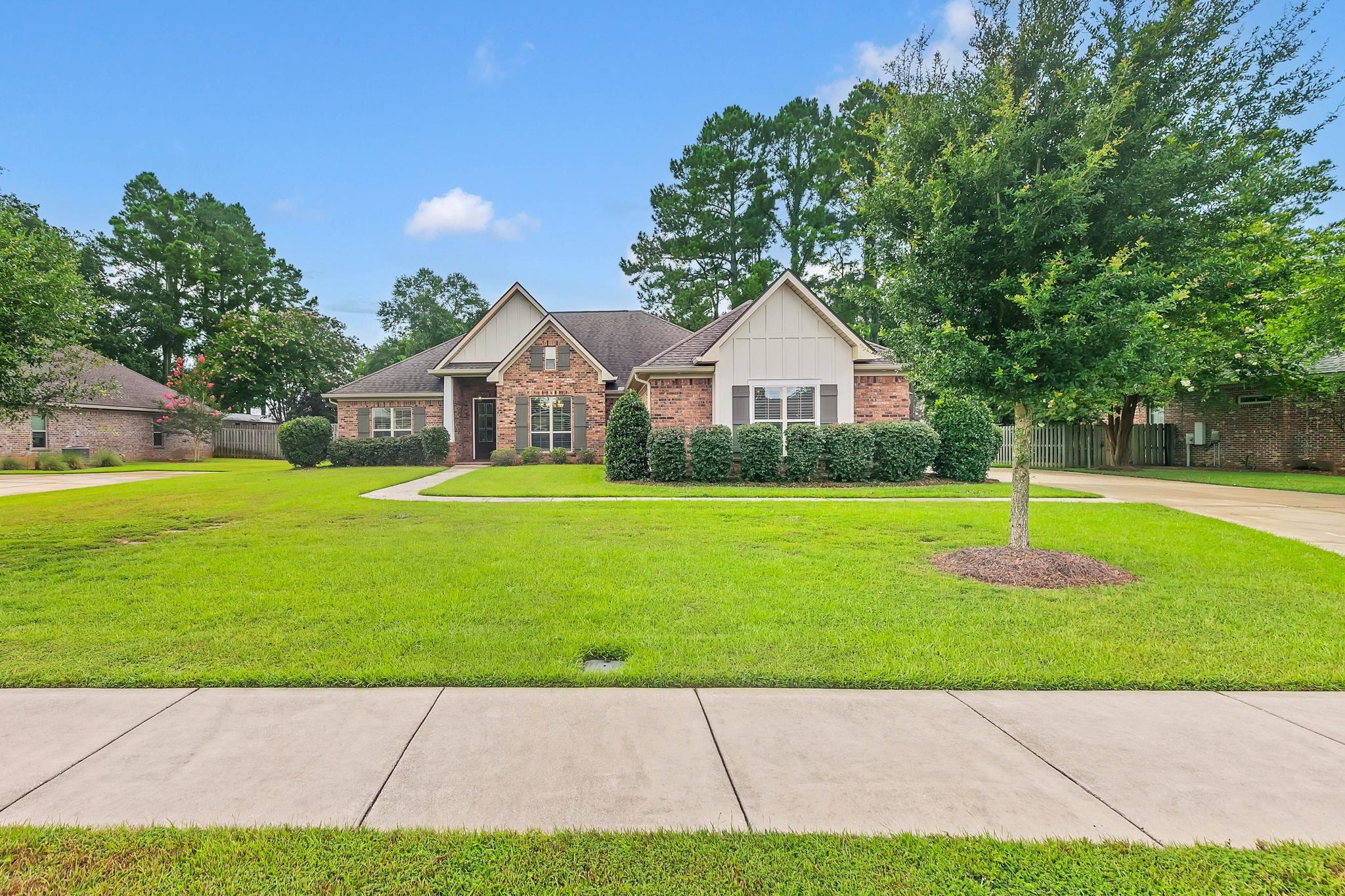 288 Saffron Avenue Fairhope, AL 36532 - Photo 2 of 33
