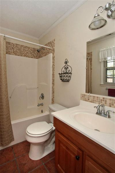191 Woodlark Road Versailles, KY 40383 - Photo 14 of 23 Master bath.
