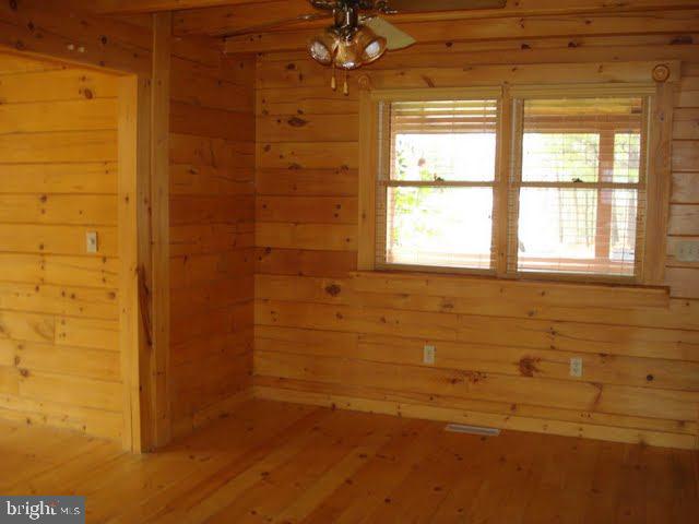 1277 Peach Ridge Road Elliottsburg, PA 17024 - Photo 7 of 25 Gallery Image 7
