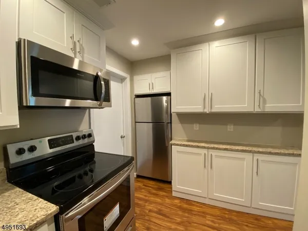 $1,800 | 65 May Street, Hawthorne, NJ 07506