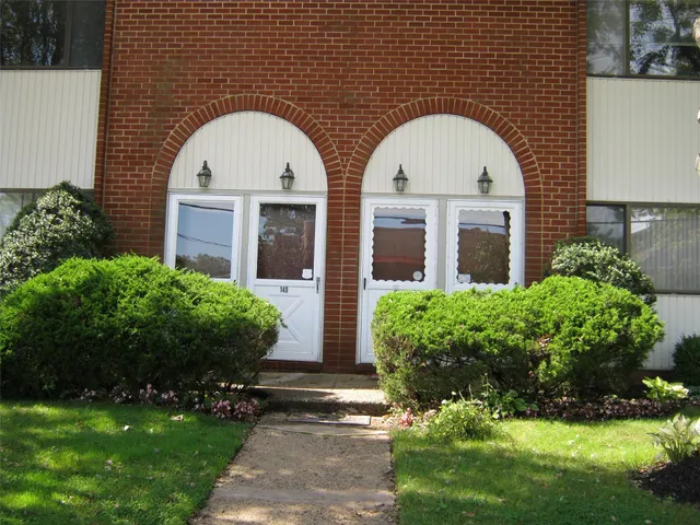 $3,895 | 731 Chestnut Street, Cedarhurst, NY 11516