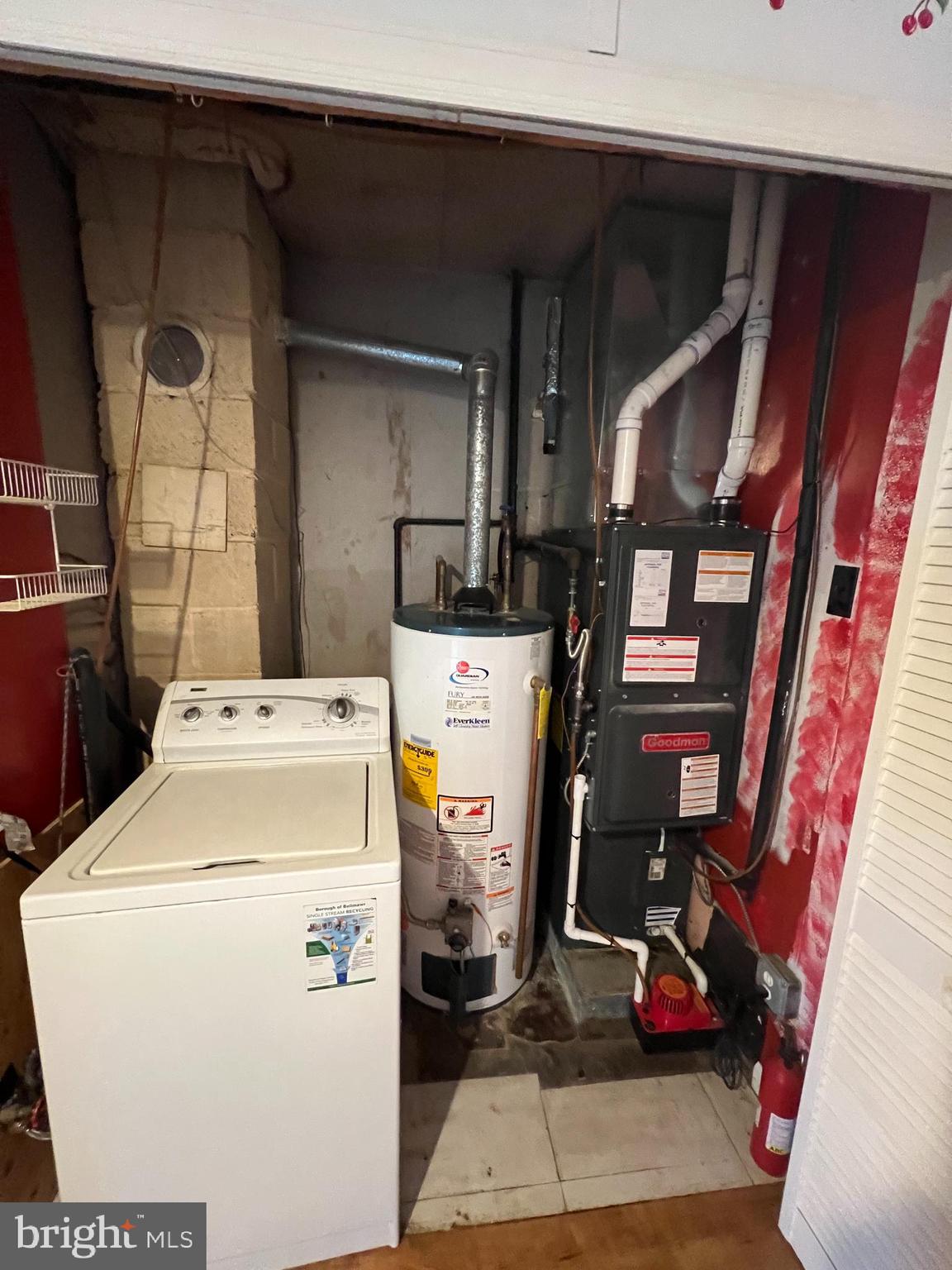 44 Midway Lane Bellmawr, NJ 08031 - Photo 28 of 28 a utility room with dryer and washer