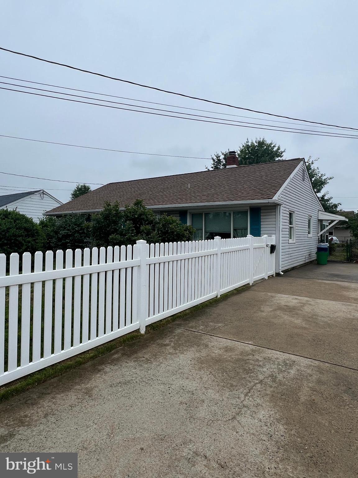 44 Midway Lane Bellmawr, NJ 08031 - Photo 4 of 28 a view of a terrace