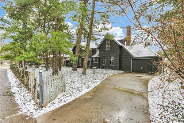$295,000 | 1003 West Church Street, Champaign, IL 61821