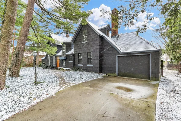 $295,000 | 1003 West Church Street, Champaign, IL 61821