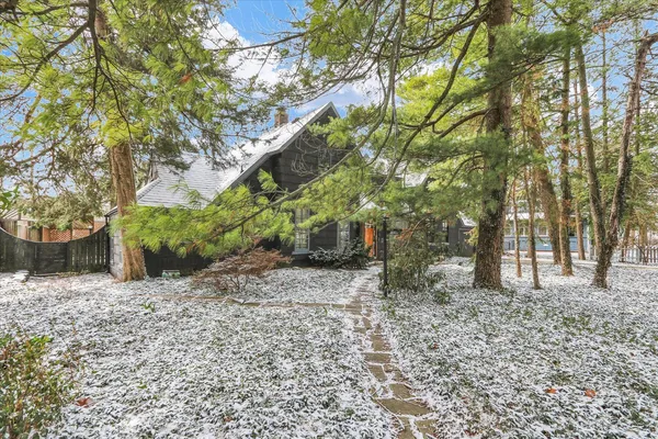 $295,000 | 1003 West Church Street, Champaign, IL 61821