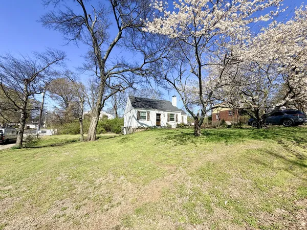 $3,000 | 1918 Wildwood Avenue, Nashville, TN 37212