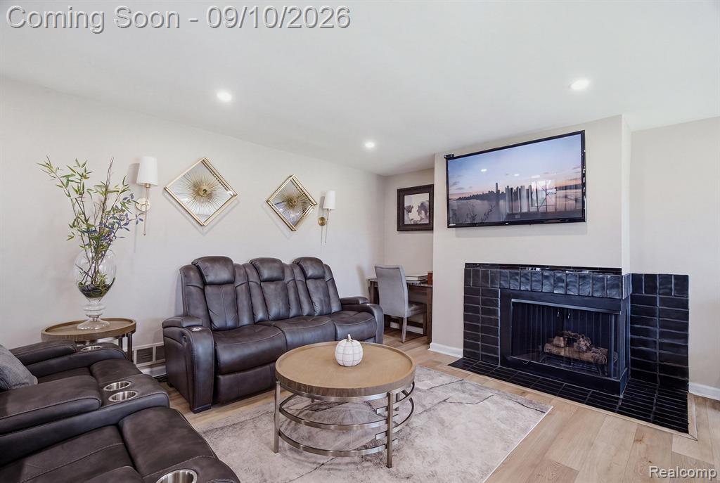988 Golfview Court Rochester Hills, MI 48307 - Photo 19 of 40 Gallery Image 19