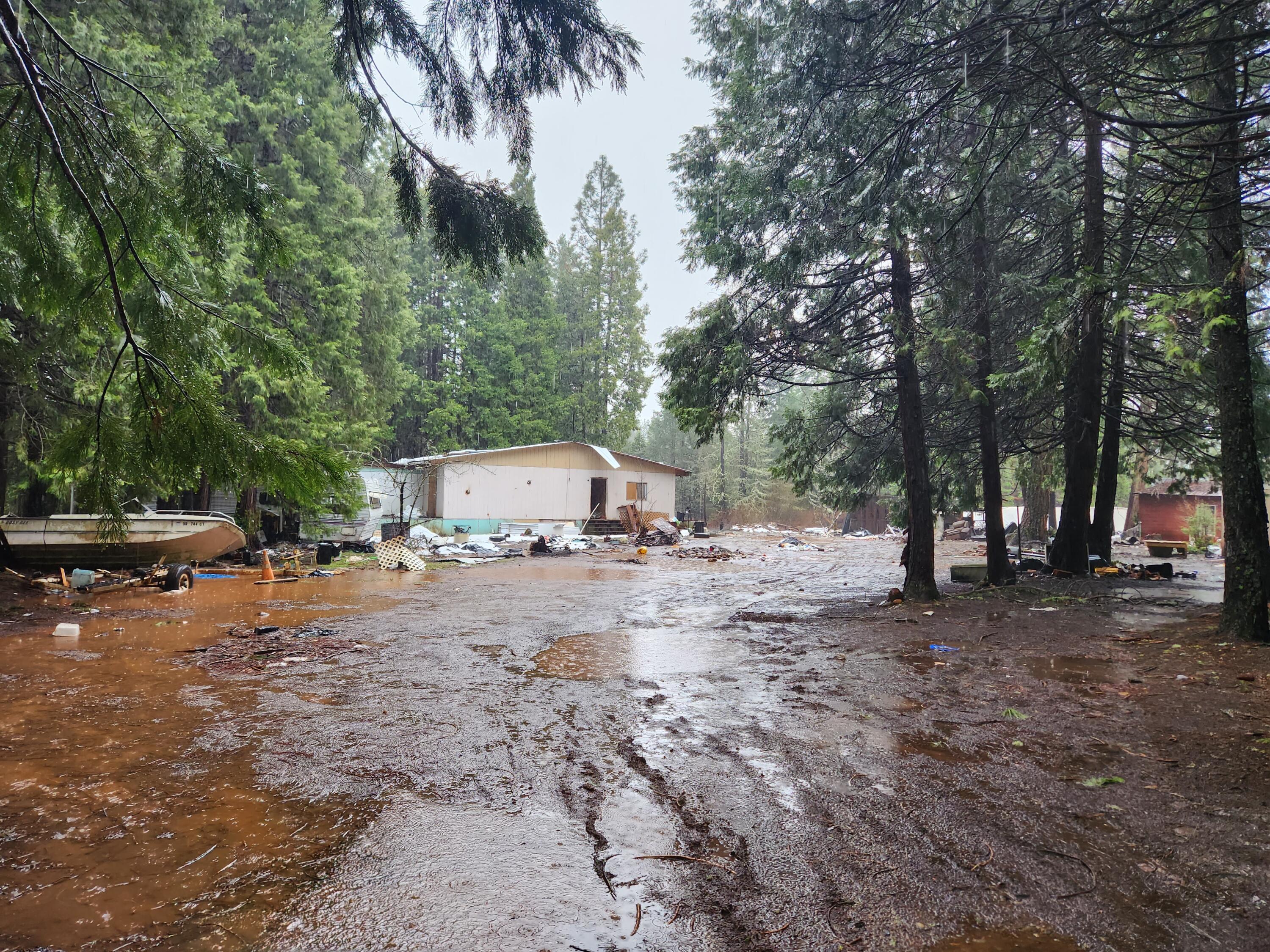 595 Waldo Road O'Brien, OR 97534 - Photo 7 of 24 20230313_133108