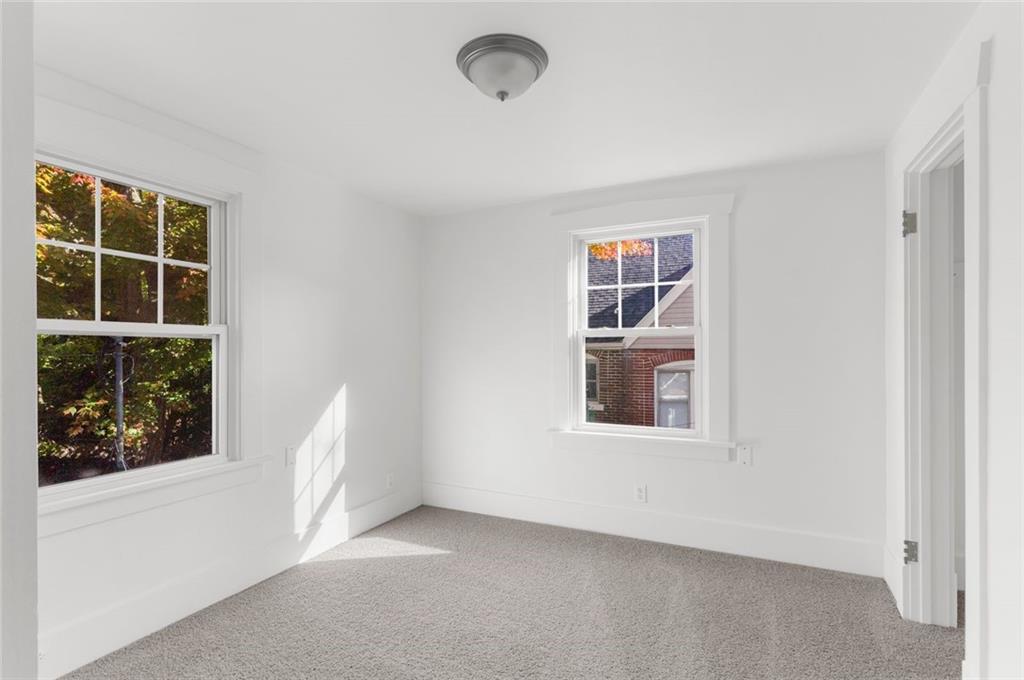 841 Highland Road Sharon, PA 16146 - Photo 20 of 39 an empty room with windows