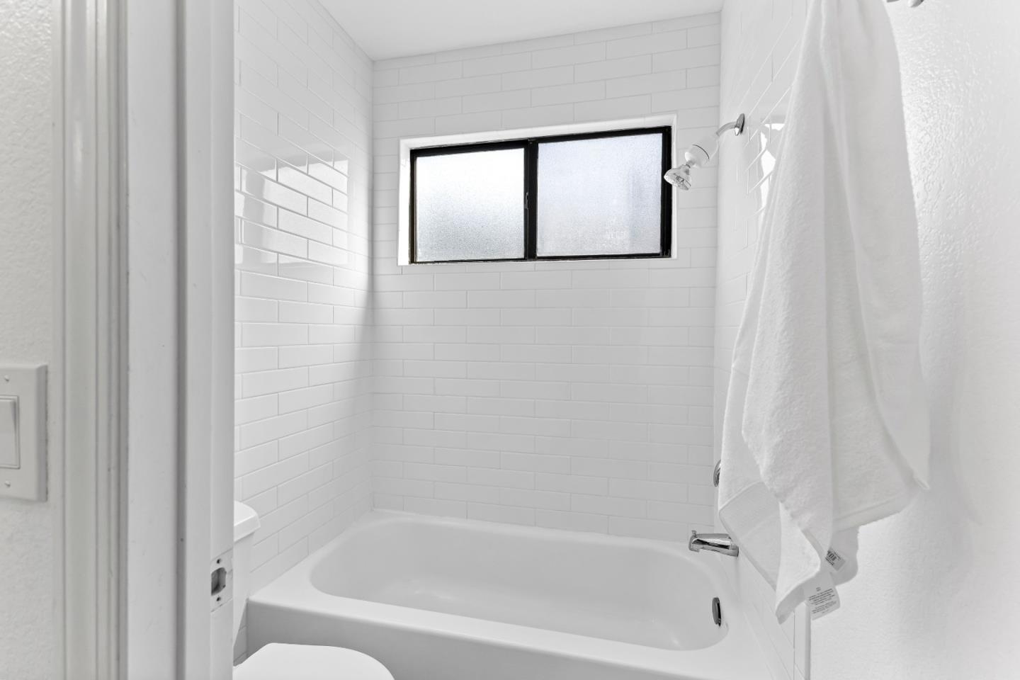 1165 Lerma Lane Gilroy, CA 95020 - Photo 24 of 37 a bathroom with a bathtub