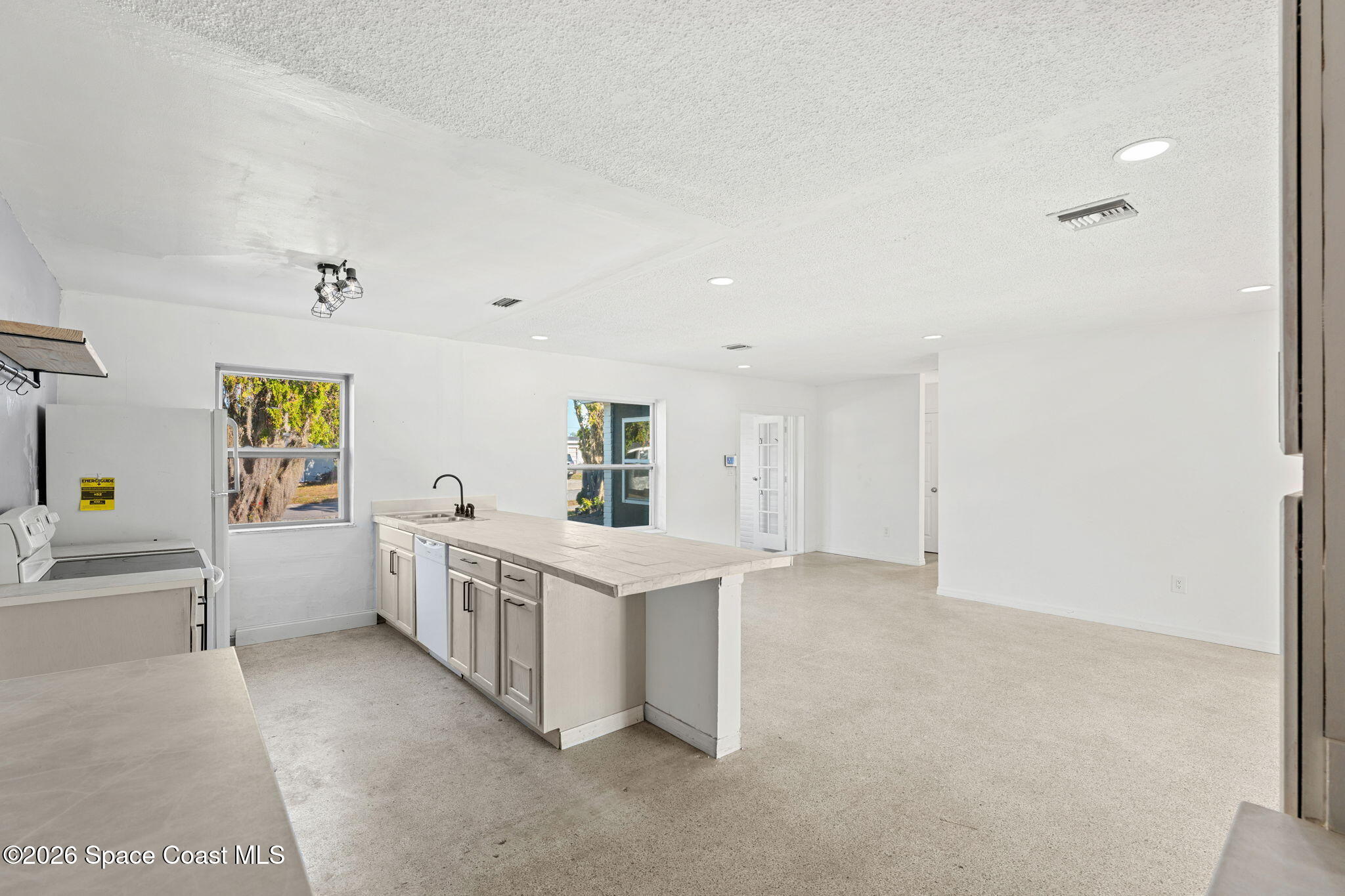 1049 Cabot Drive Northeast Palm Bay, FL 32905 - Photo 19 of 43 DSC09208