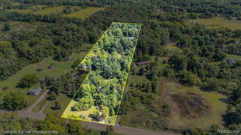 575 Lake George Road Oakland, MI 48363 - Photo 5 of 41 Gallery Image 5