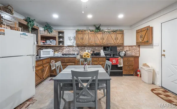 $225,000 | 19564 Highway 28, Dixon, MO 65459