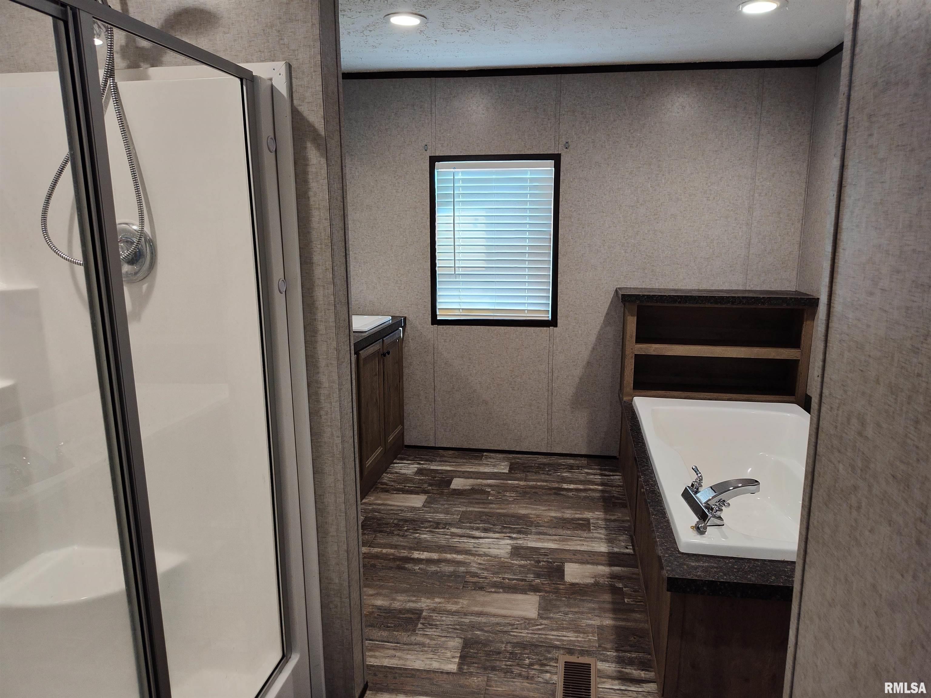 1207 Southwest 6th Street Fairfield, IL 62837 - Photo 14 of 24