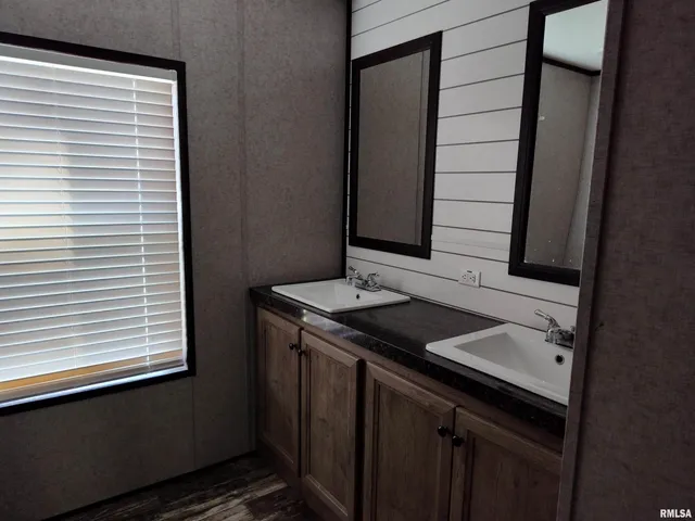 $175,000 | 1207 Southwest 6th Street, Fairfield, IL 62837