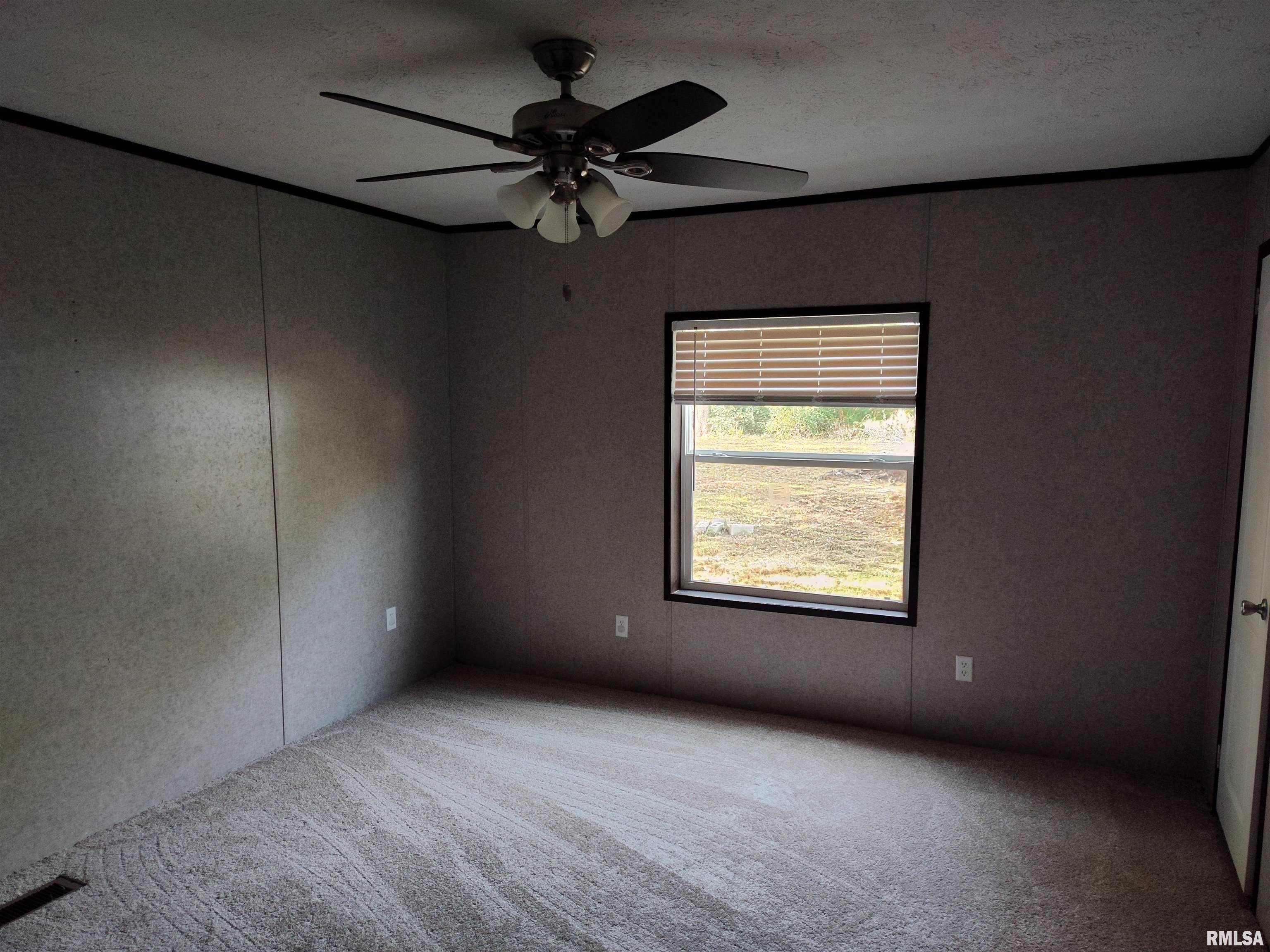 1207 Southwest 6th Street Fairfield, IL 62837 - Photo 20 of 24