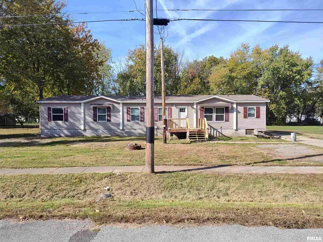 $175,000 | 1207 Southwest 6th Street, Fairfield, IL 62837