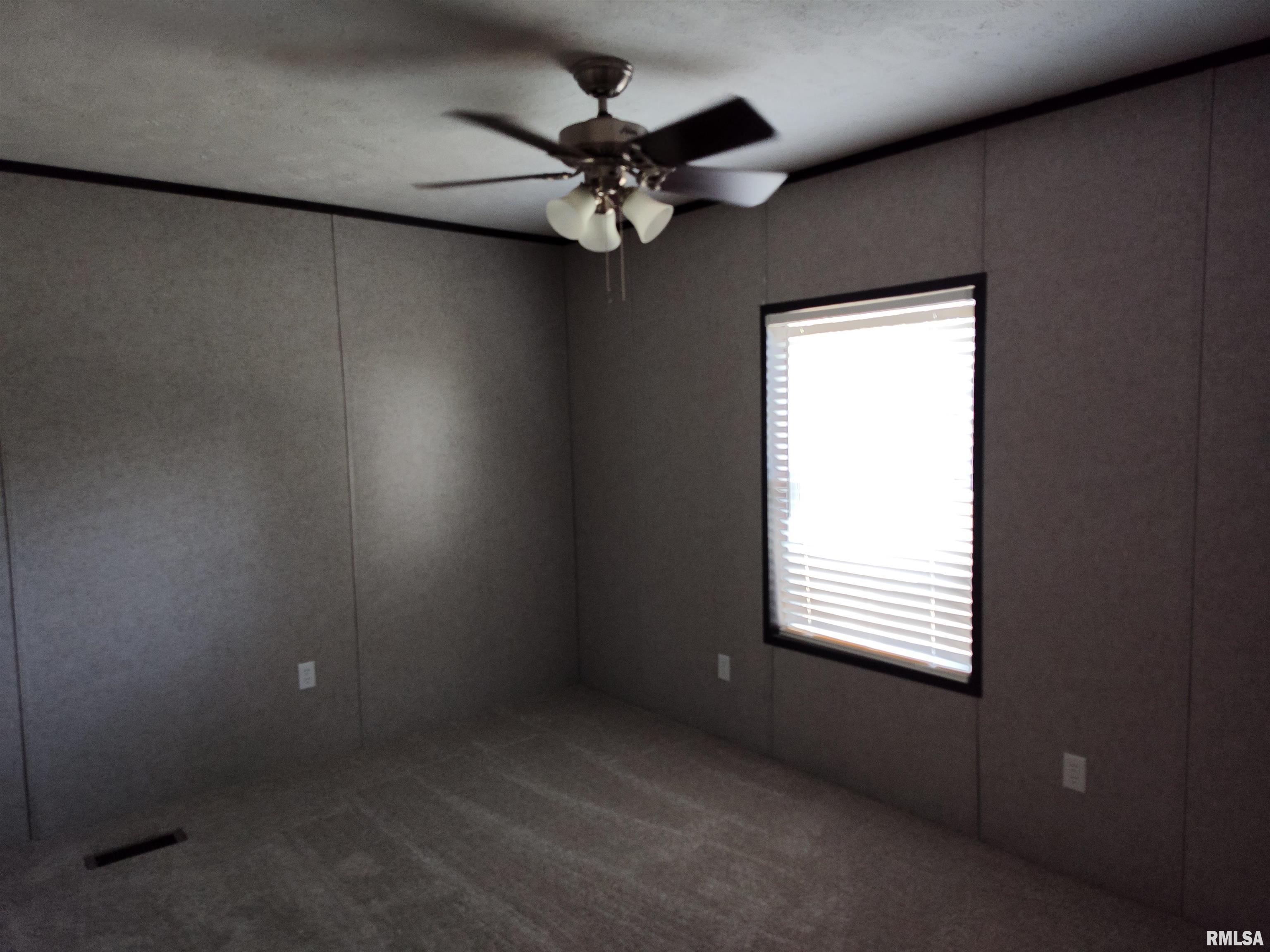 1207 Southwest 6th Street Fairfield, IL 62837 - Photo 21 of 24