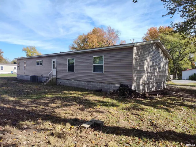 $175,000 | 1207 Southwest 6th Street, Fairfield, IL 62837