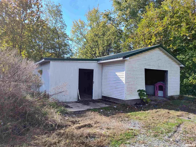 $175,000 | 1207 Southwest 6th Street, Fairfield, IL 62837