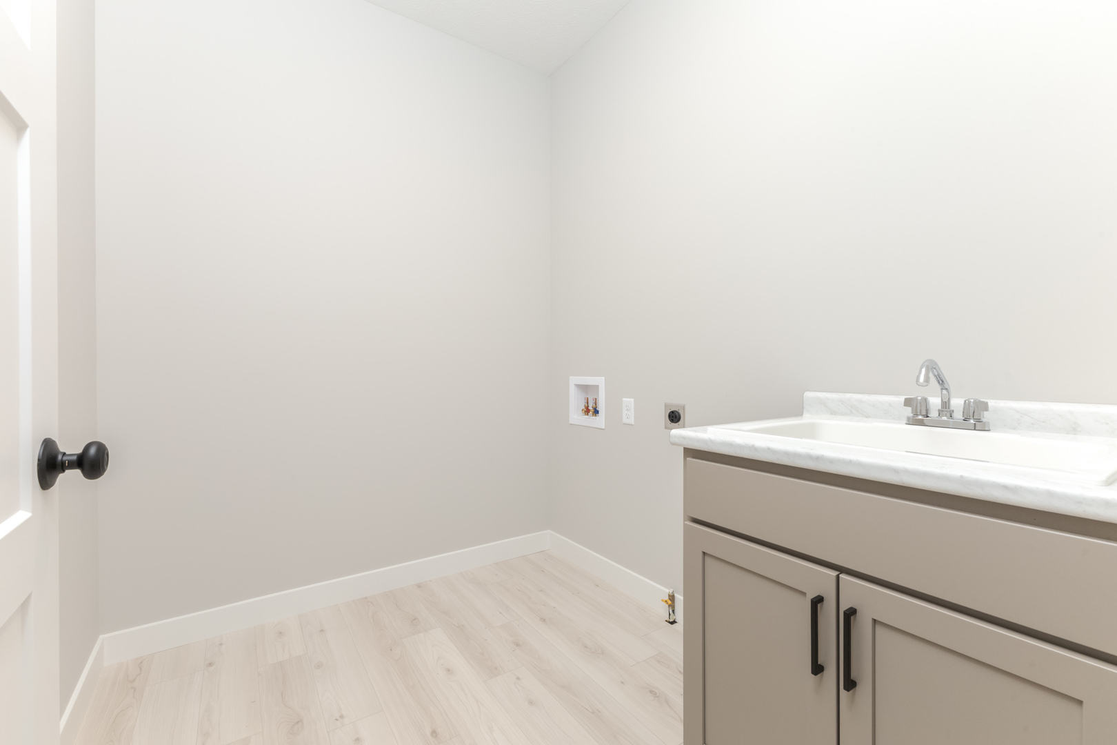 1908 Dunraven Road Bloomington, IL 61704 - Photo 18 of 27 Gallery Image 18