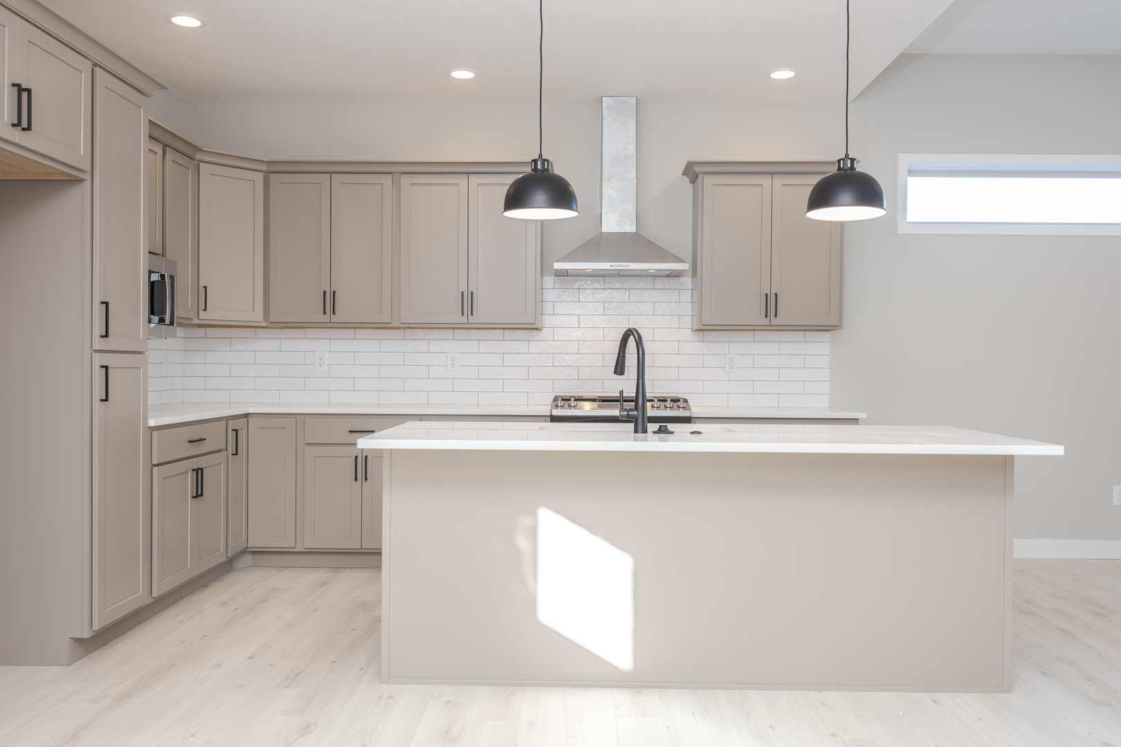 1908 Dunraven Road Bloomington, IL 61704 - Photo 7 of 27 Gallery Image 7