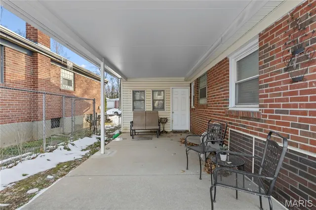 $215,000 | 7155 Willow Tree Lane, St. Louis, MO 63130