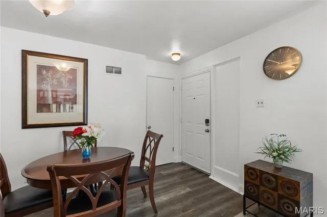 $215,000 | 7155 Willow Tree Lane, St. Louis, MO 63130