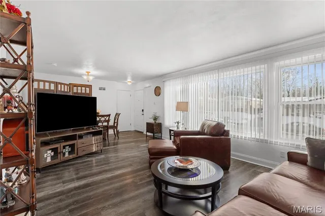 $215,000 | 7155 Willow Tree Lane, St. Louis, MO 63130