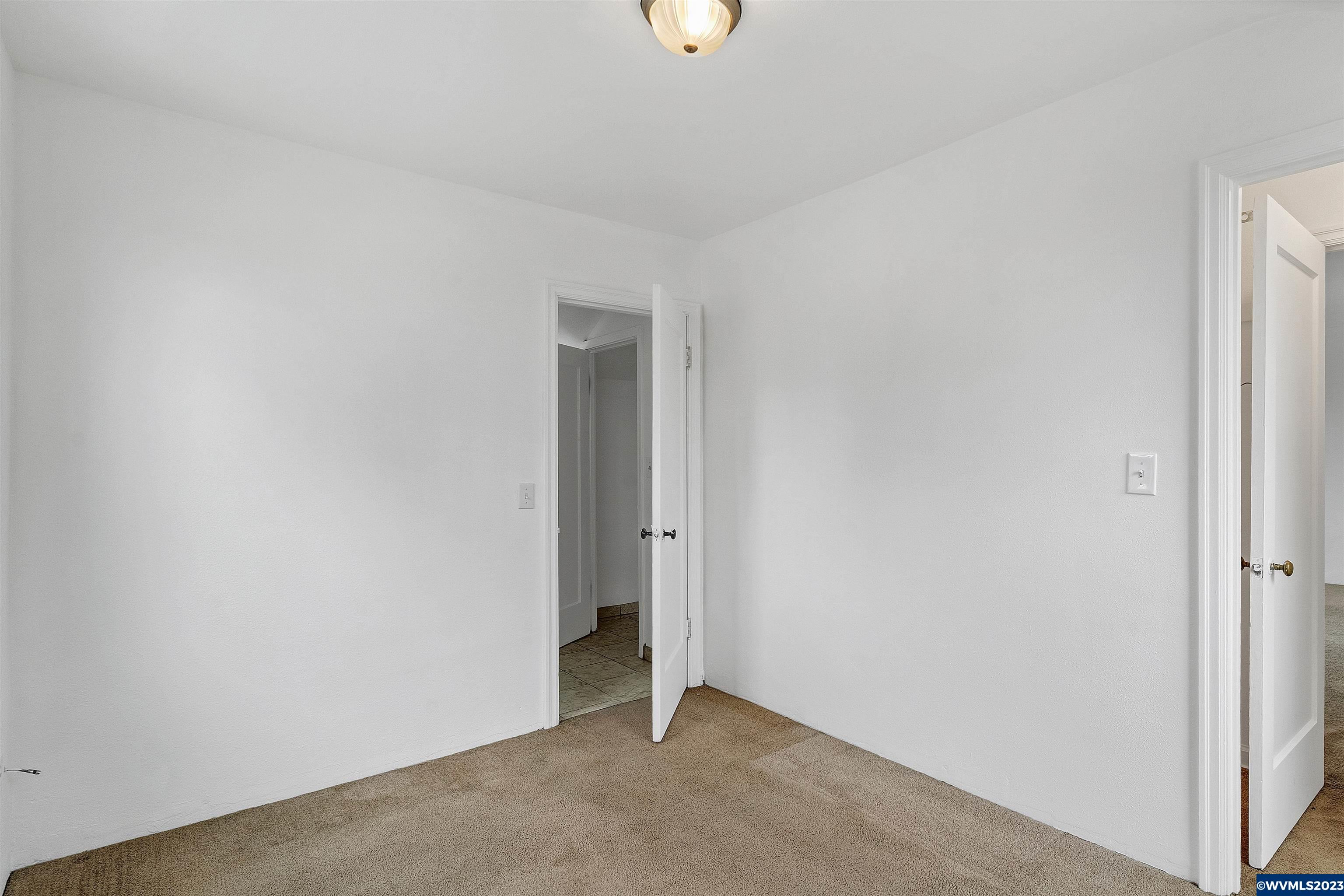 8285 Portland Road Northeast Salem, OR 97305 - Photo 32 of 37 Gallery Image 32