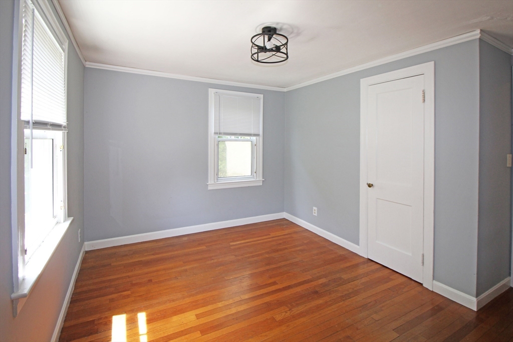 1 Stratford Road Holyoke, MA 01040 - Photo 12 of 26