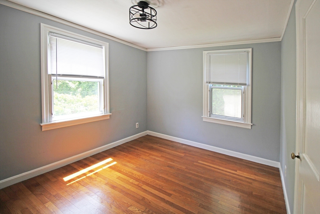 1 Stratford Road Holyoke, MA 01040 - Photo 13 of 26