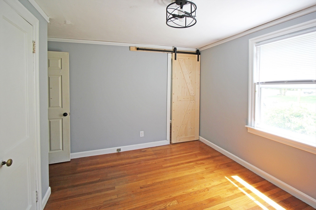 1 Stratford Road Holyoke, MA 01040 - Photo 14 of 26