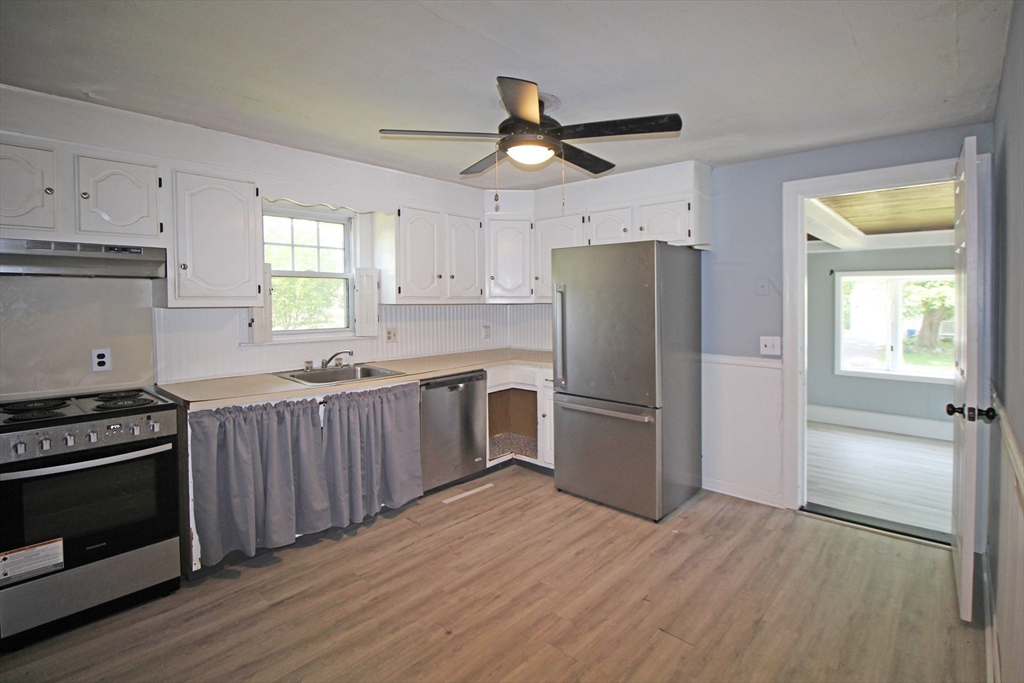 1 Stratford Road Holyoke, MA 01040 - Photo 7 of 26