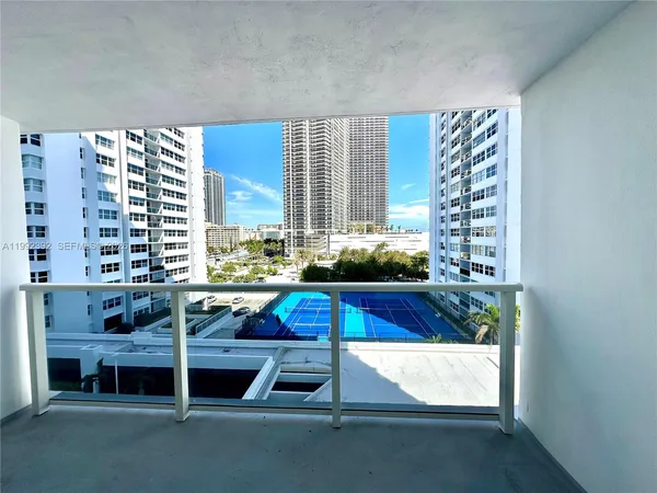 $2,900 | 1904 South Ocean Drive, Unit 701, Hallandale Beach, FL 33009