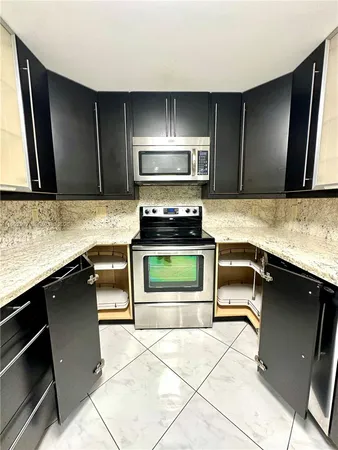 $2,900 | 1904 South Ocean Drive, Unit 701, Hallandale Beach, FL 33009