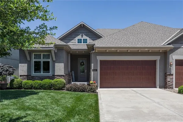 $575,000 | 19616 West 100th Terrace, Lenexa, KS 66220