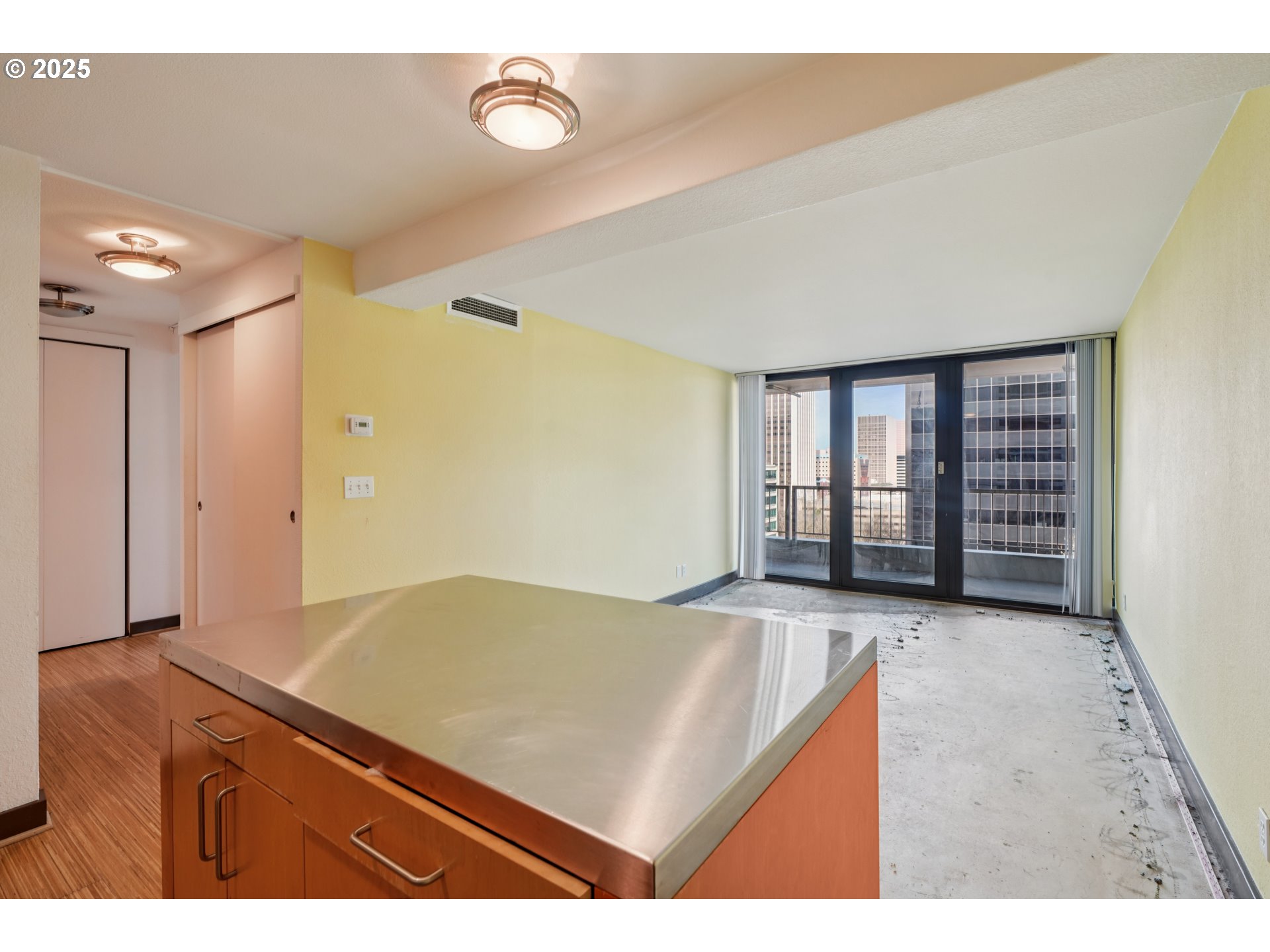 255 Southwest Harrison Street, Unit 12E Portland, OR 97201 - Photo 12 of 28 Gallery Image 12