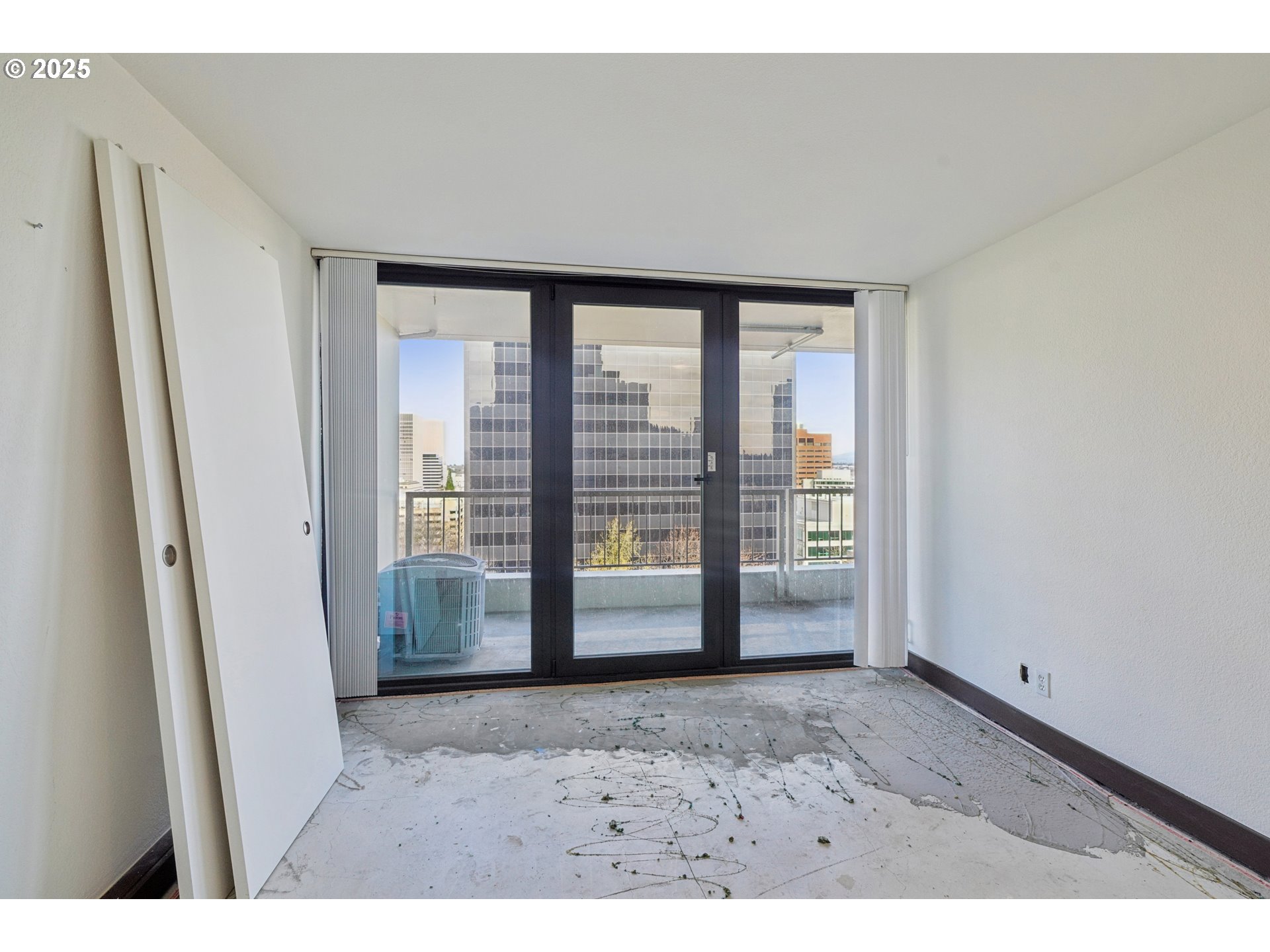 255 Southwest Harrison Street, Unit 12E Portland, OR 97201 - Photo 15 of 28 Gallery Image 15
