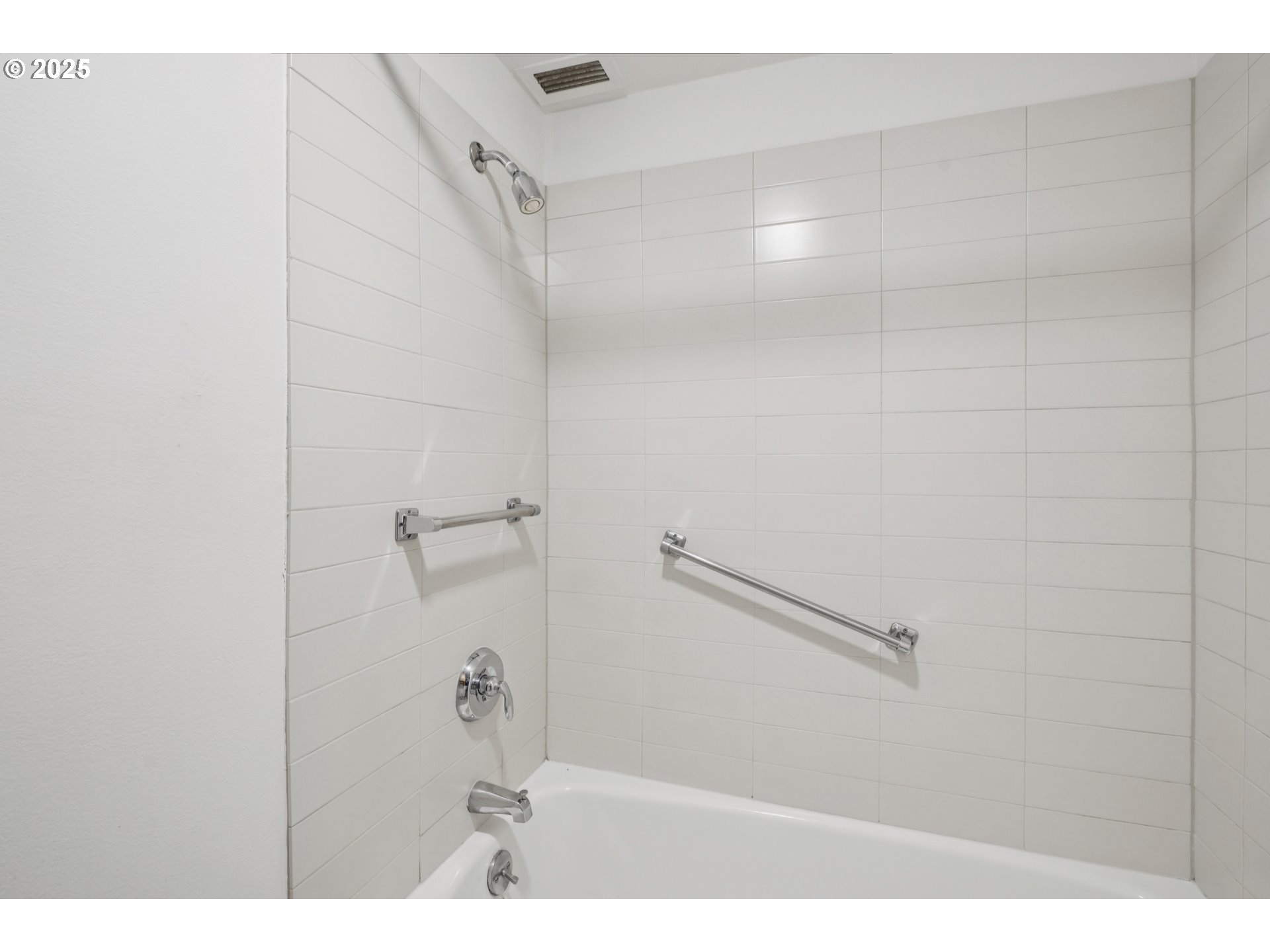 255 Southwest Harrison Street, Unit 12E Portland, OR 97201 - Photo 17 of 28 Gallery Image 17