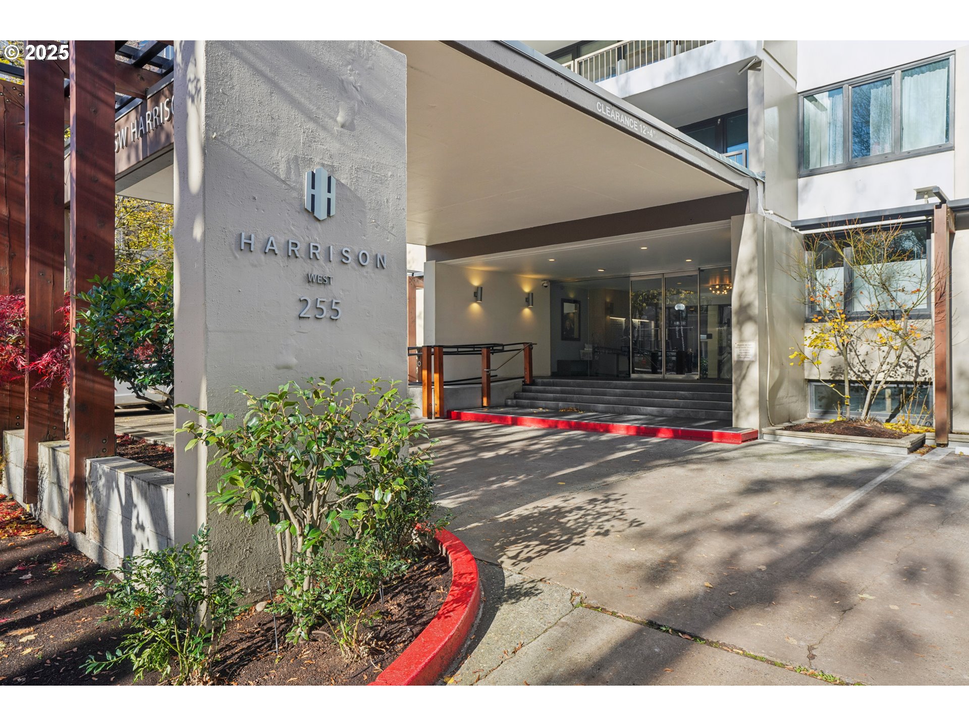 255 Southwest Harrison Street, Unit 12E Portland, OR 97201 - Photo 2 of 28 Gallery Image 2