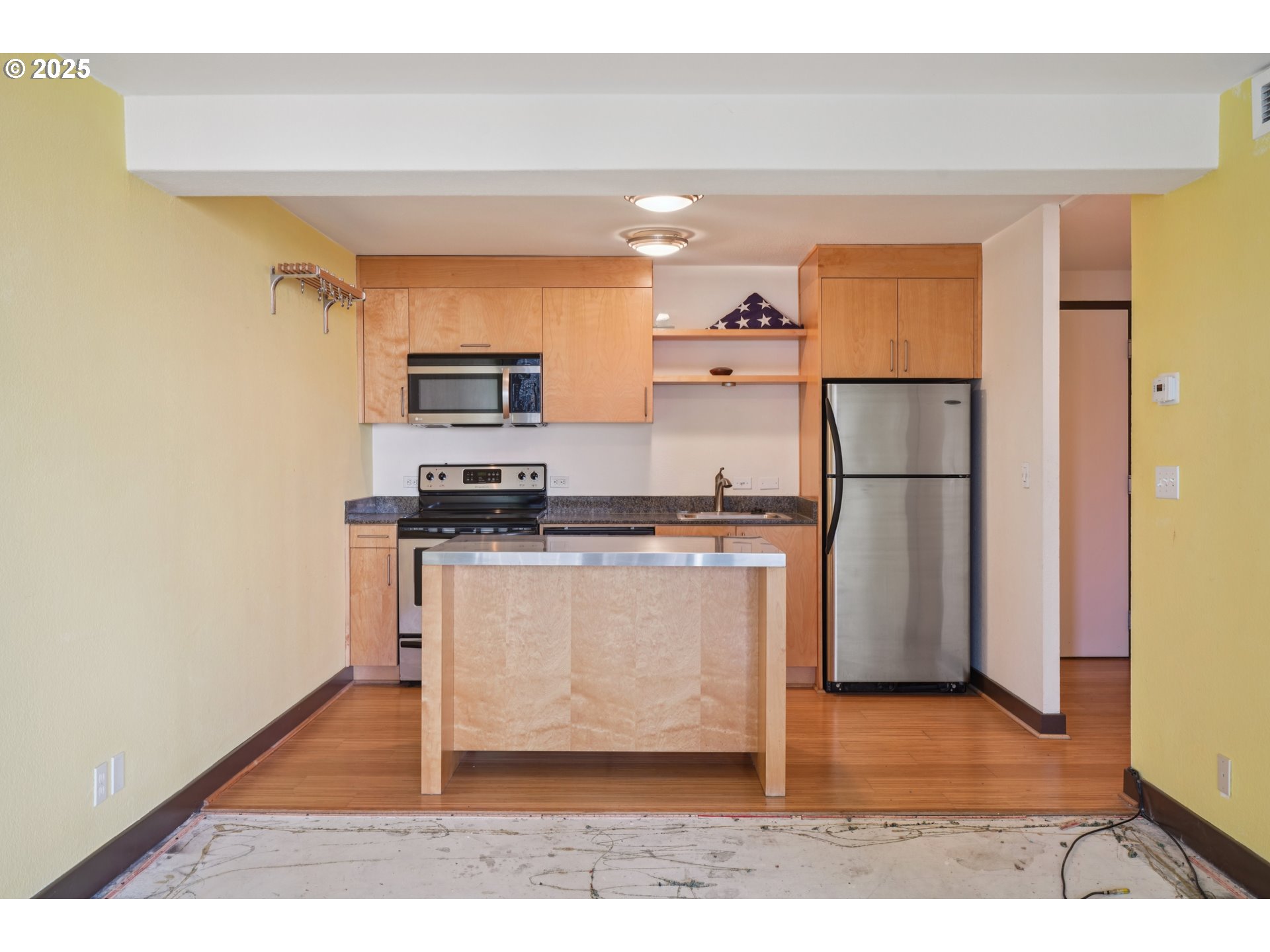 255 Southwest Harrison Street, Unit 12E Portland, OR 97201 - Photo 6 of 28 Gallery Image 6